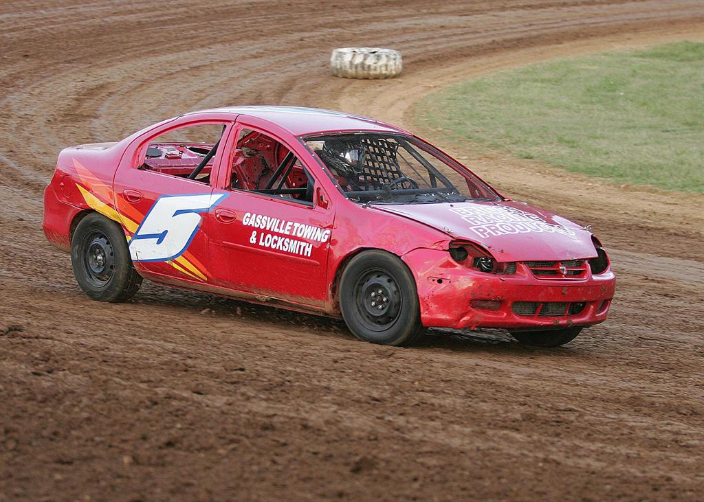 nearest race track for cars